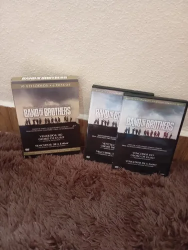 box de DVDs da aclamada minissérie Band of Brothers (Irmãos de Guerra),