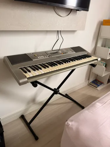     Teclado Yamaha 61 Teclas + Suporte - Funcionando Perfeitamente