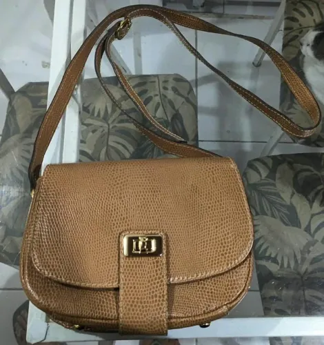 Bolsa de marca amarelle
