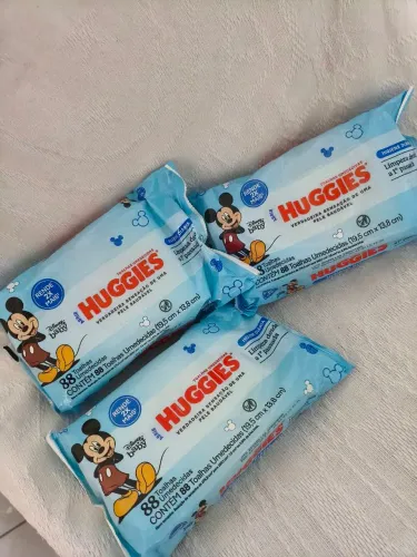 3 lenços umedecidos grandes