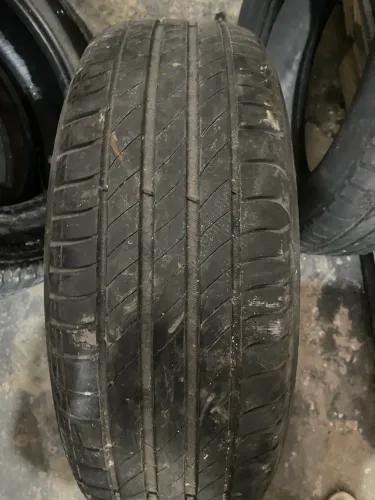 Pneu 185/60/15 michelin