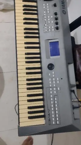 Teclado Yamaha MM6
