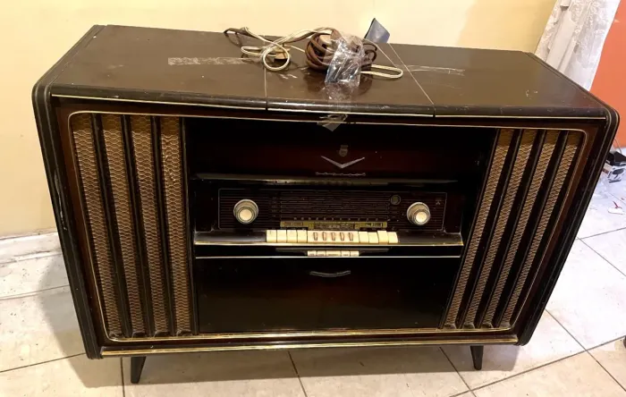 Relíquia - Radiola Grundig Majestic