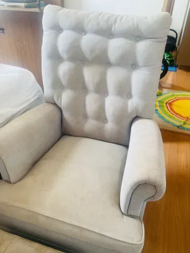 POLTRONA DE AMAMENTAÇÃO COM PUFF E BALANÇO LINEN CINZA