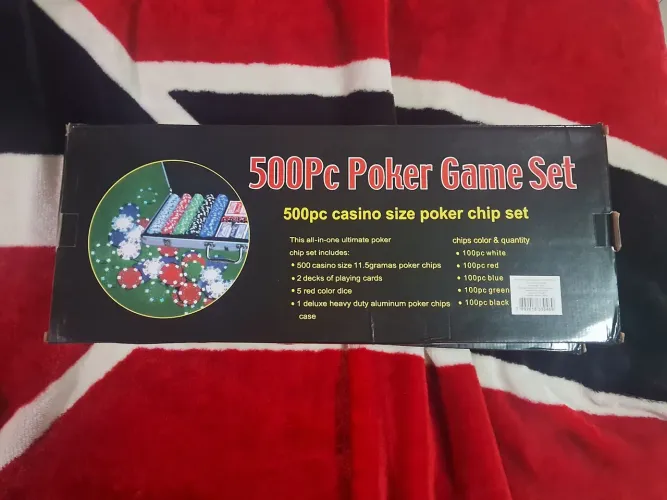 Maleta de POKER, apenas 2 baralhos e 2 dados.