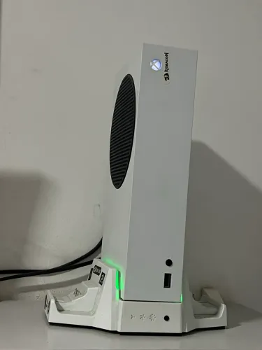 XBOX SERIES S COM BASE DE CARREGAMENTO E COOLER