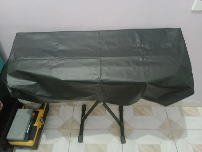 Kit teclado + suporte + coberta ? Seminovo.