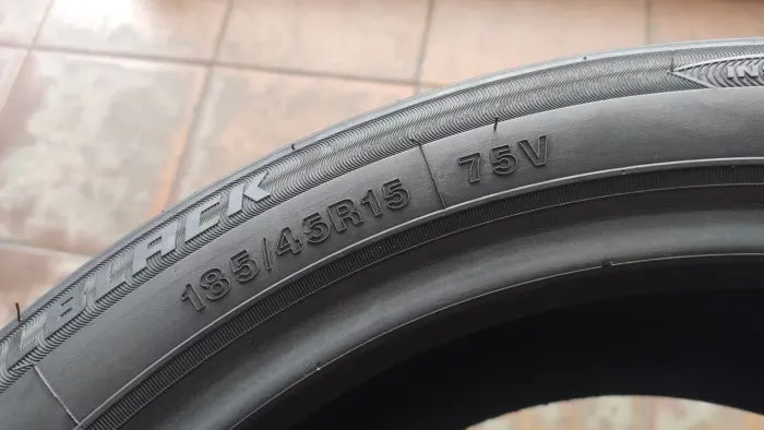 pneu 185/45 R15 400 o par