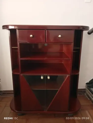 RACK PARA TV COM RODINHA EM MADEIRA