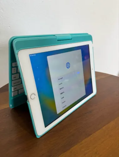 iPad 5ª geração 32GB Wi-Fi + Celular