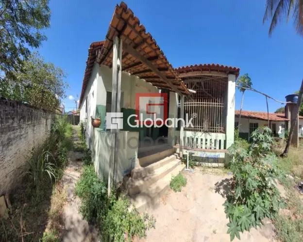 Casa em Januária, no bairro Zona Rural, à venda.