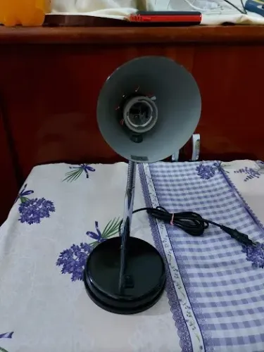 luminária de mesa articulada preta