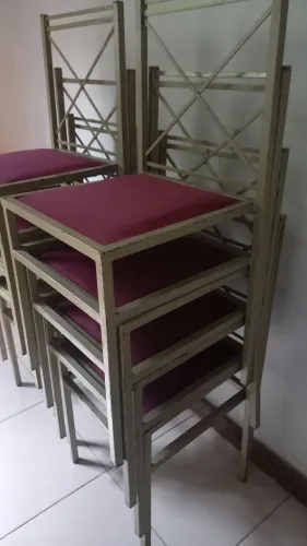Cadeiras de ferro