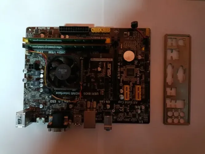 KIT ASUS + ATHLON 5150 - 1.6 GHZ + 8GB + ESPELHO - OFERTA RELÂMPAGO