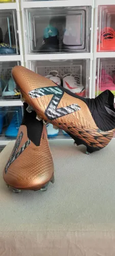 Chuteira New Balance Tekela V4 Pro Fg
