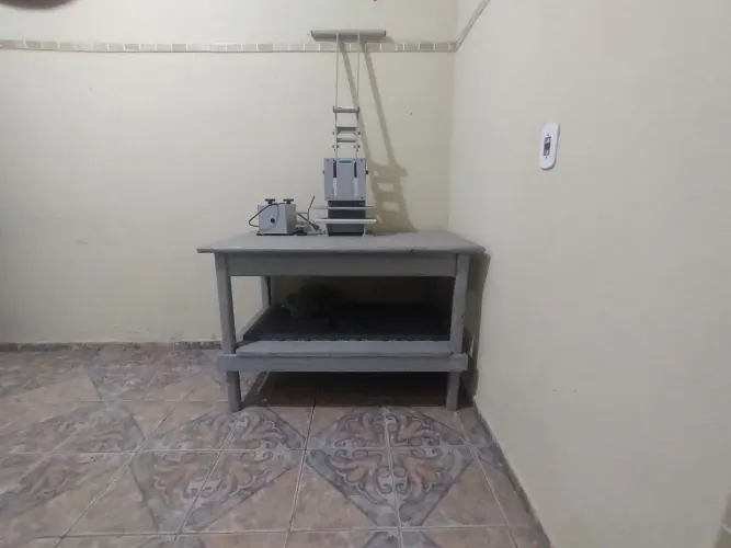 Máquina para Fabricação de Chinelos Maquinatec + Mesa + Acessórios