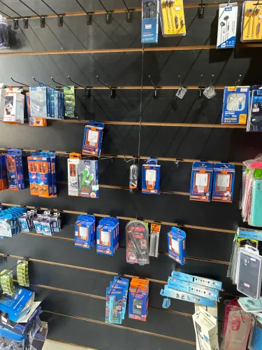 Lote de produtos eletrônicos ,controle tv ,adaptadores,cabos,carregadores de celular