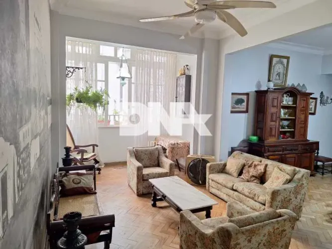 Apartamento : / Residencial / Copacabana