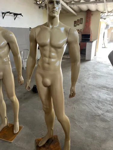 manequim masculino