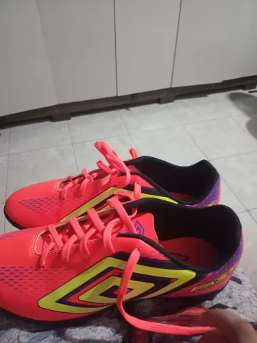 Chuteira umbro