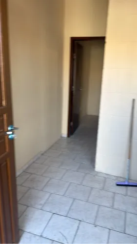 Apto de 1 quarto com caução sem mobília