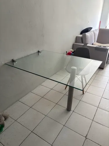 Mesa De Jantar Suspensa Vidro Temperado Com Pé Inox 115x90cm