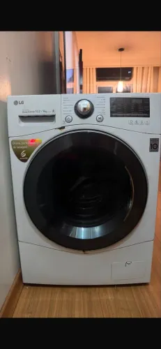 Vende-se máquina de lavar e secar.