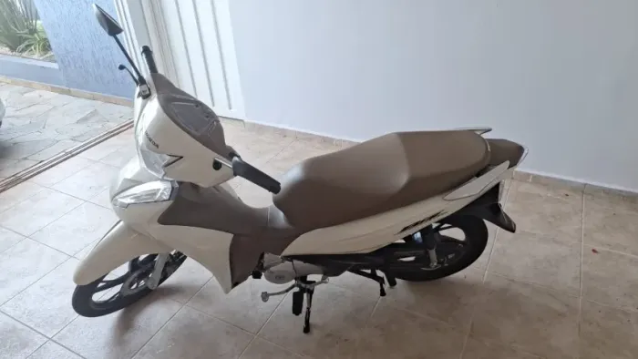 BIZ 125 ANO 2024 COM APENAS 250 KM ORIGINAL NOVISSIMA