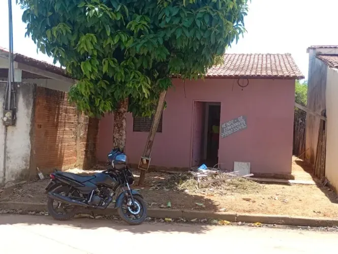 ? Casa para vender Casa com 2 quartos, 1 banheiro, sala, cozinha e quintal.