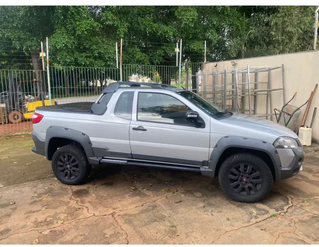 Fiat Strada Adventure 1.8/ 1.8 Locker Flex CE 2015