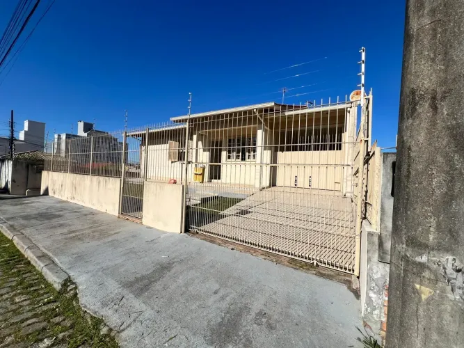 Térrea em Capoeiras c/158m, 3 quartos - Florianópolis - SC