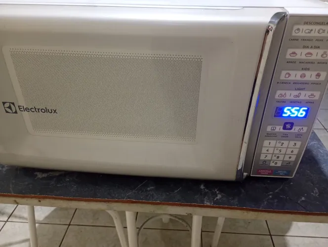 Microondas Eletrolux 34 litros