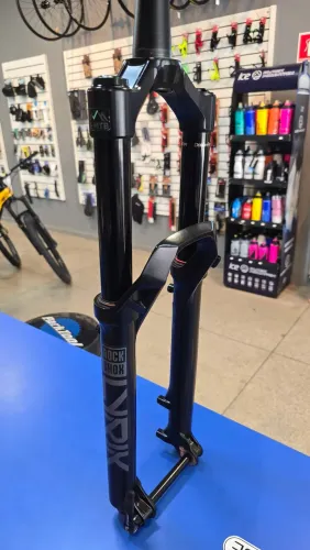 Suspensão RockShox Lyrik 35 160mm Zerada