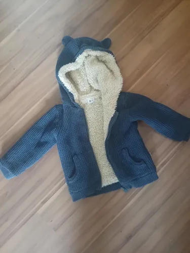 Jaqueta peluciada baby 12 a 18 meses