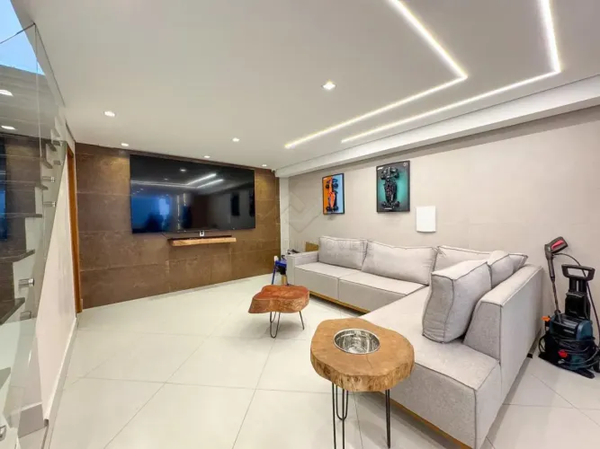 Sobrado com piscina - 3 dormitórios à venda, 203 m² por R$ 1.980.000,00 - Vila Marina - PO
