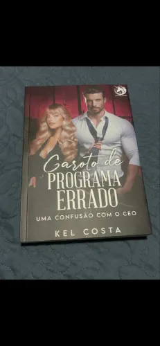 Livro comédia romântica (garoto de programa errado, Kel Costa 