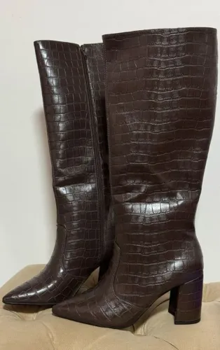BOTA FEMININA USADA N:35