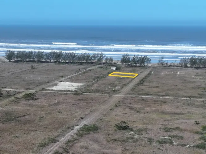 TERRENO ESCRITURADO A POUCOS METROS DO MAR EM BALNEÁRIO GAIVOTA