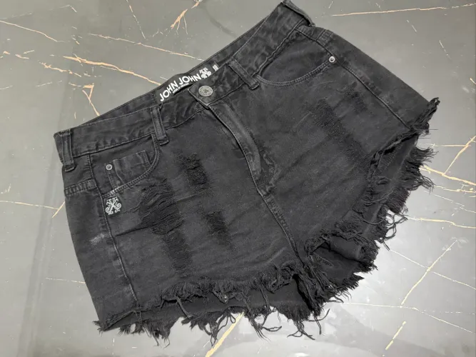 Short preto John John tamanho 38