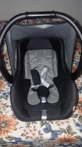 Vende-se o bebê conforto marca Tutti baby não faça entrega entrar em contato *