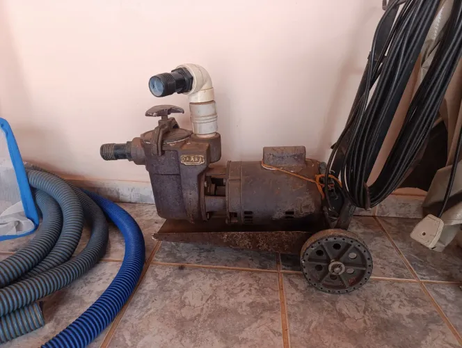 Bomba motor+ kit de limpar piscina
