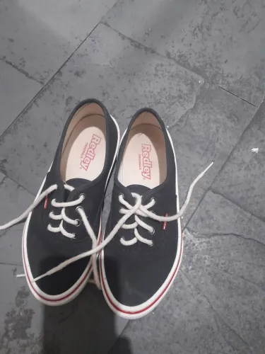 Vendo tênis original da Redley 37