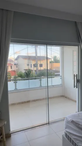 VENDO PORTA DE VIDRO DE CORRER.