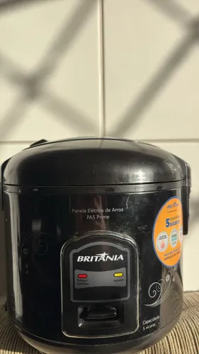 Panela Elétrica de Arroz Britânia PA5 Prime capacidade para 5 xícaras