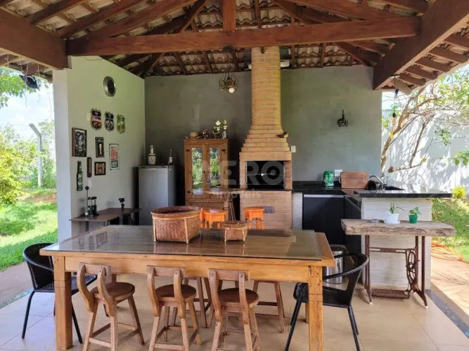 Casa com 250 m² e 3 quartos em Recanto dos Nobres, Agudos - SP
