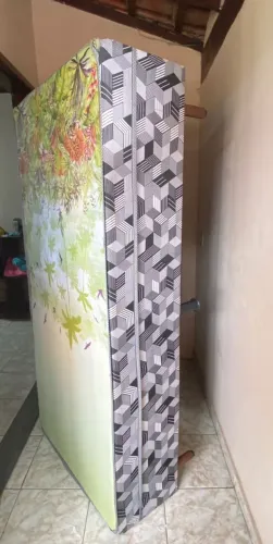 Vendo cama de solteiro box