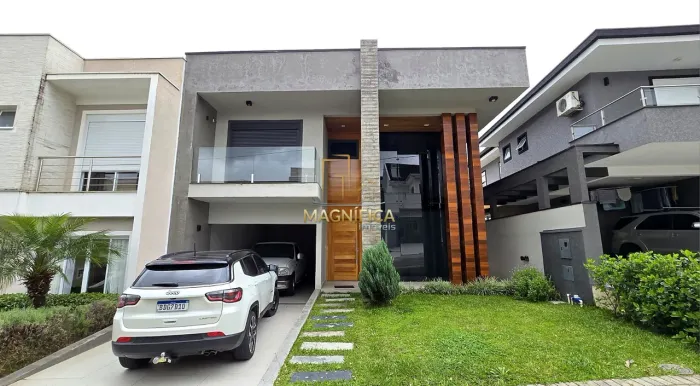 Casa de Alto Padrão à Venda Neoville