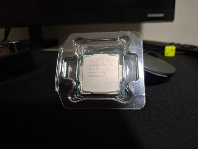 Intel core i3-8100