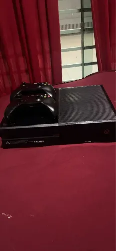 Xbox one fat + 2 controles 