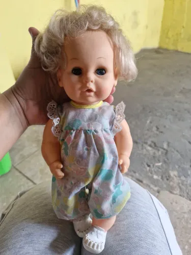 Boneca antiga anos 90